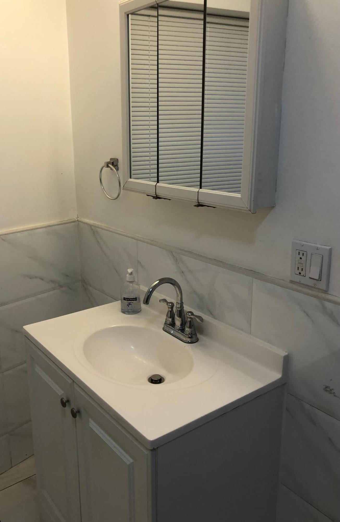 Large And Private Apartment Can Sleep Up To 8 People Comfortably With Direct Nyc Manhattan Train Only 5 Minute Walk Away Elizabeth Bagian luar foto